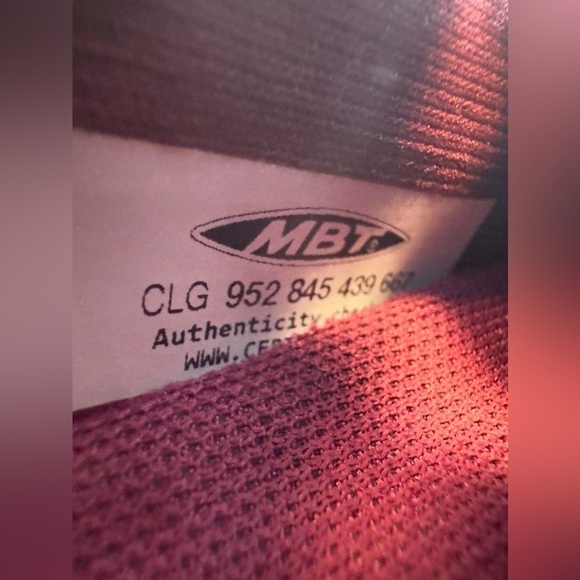 MBT | Speed 17 Running Slip-Ons (7) | Wine - Picture 7 of 7